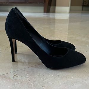 Gucci Black Suede Pump Size 40 1/2